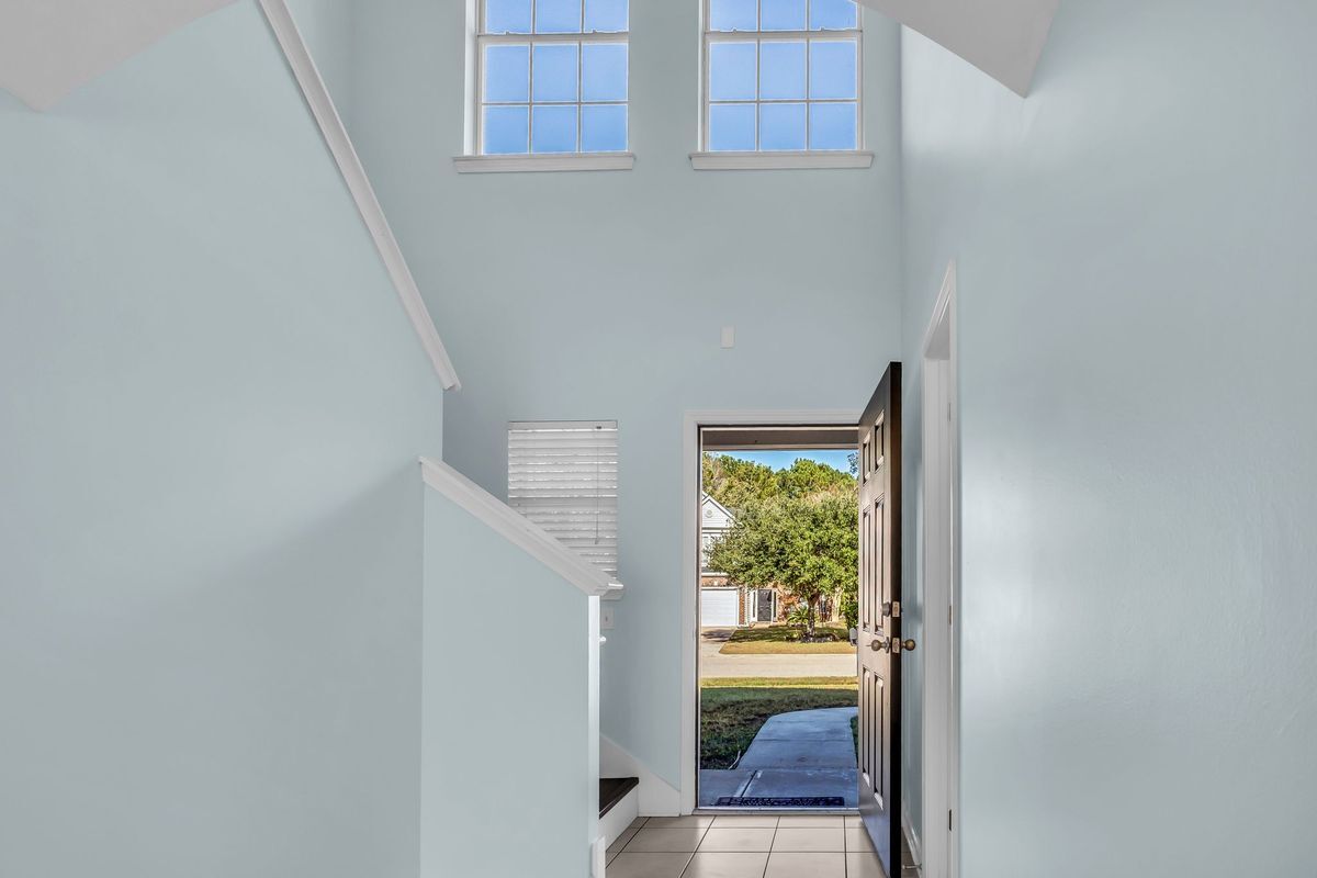 Building Photo - 2233 Blakers Blvd