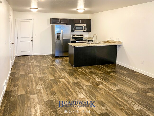 Building Photo - Beautiful 3 Bed 2 Bath Herriman Townhome!