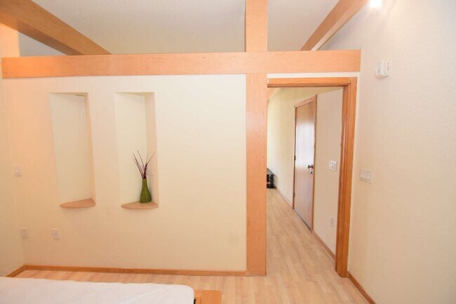 Building Photo - Utilities included