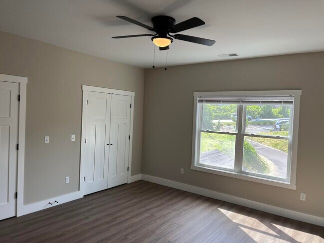Building Photo - 35 Dominic Ln