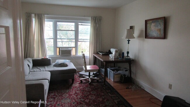 Building Photo - 393 Albany Ave