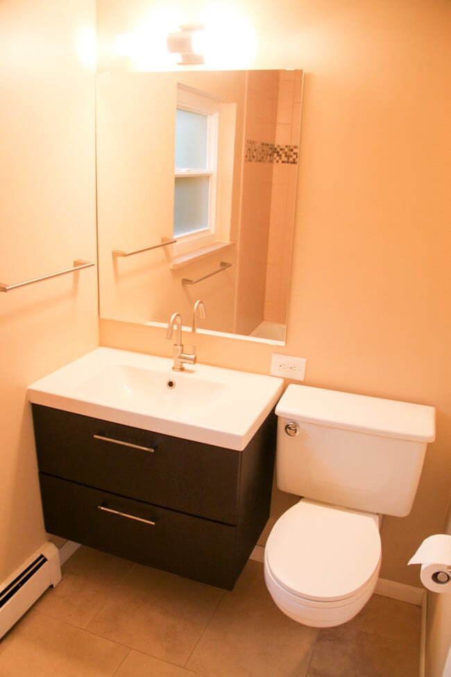 Building Photo - Evolve Real Estate: Fully Remodeled Gorgeous Bungalow in West Wash Park. 2 Bedrooms August 1!