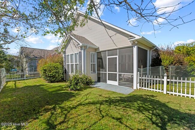 Building Photo - 124 Azalea Dr