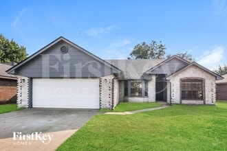 Building Photo - 1008 Sennybridge Dr