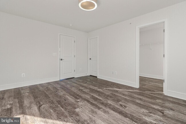 Building Photo - 14583 Lakestone Dr