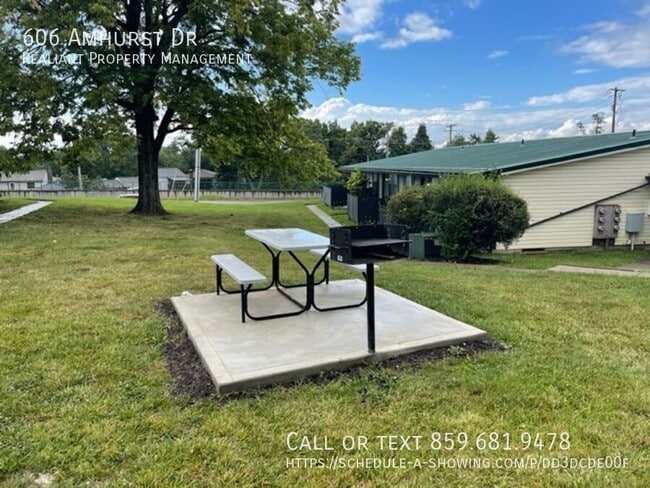 Building Photo - 606 Amhurst Dr