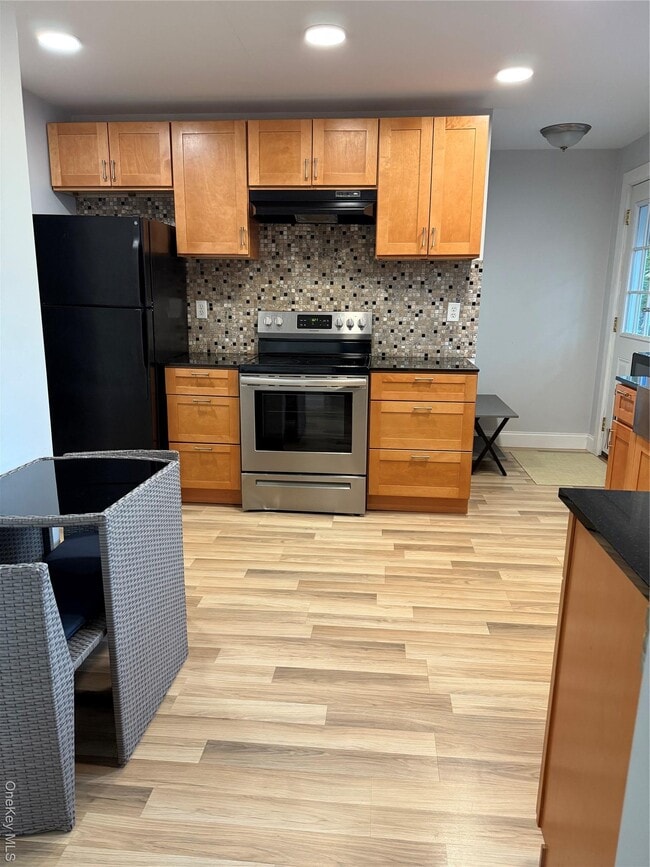 Building Photo - 26 Main St