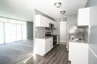Building Photo - Creswood Apartments