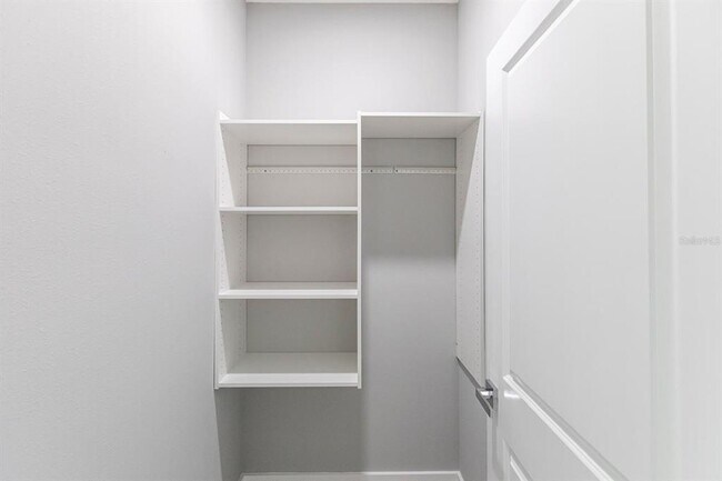 Building Photo - 27117 Treadmill Dr
