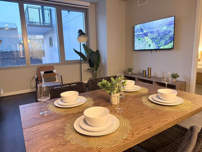 Building Photo - 1122 N Hudson St