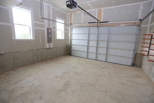 Building Photo - 14317 Summit View Ln