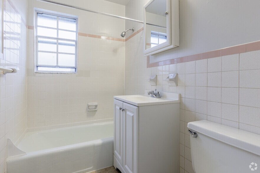 Scott Court Apartments 120 Scott Ct Ridgefield Park NJ 07660 Apartment Finder