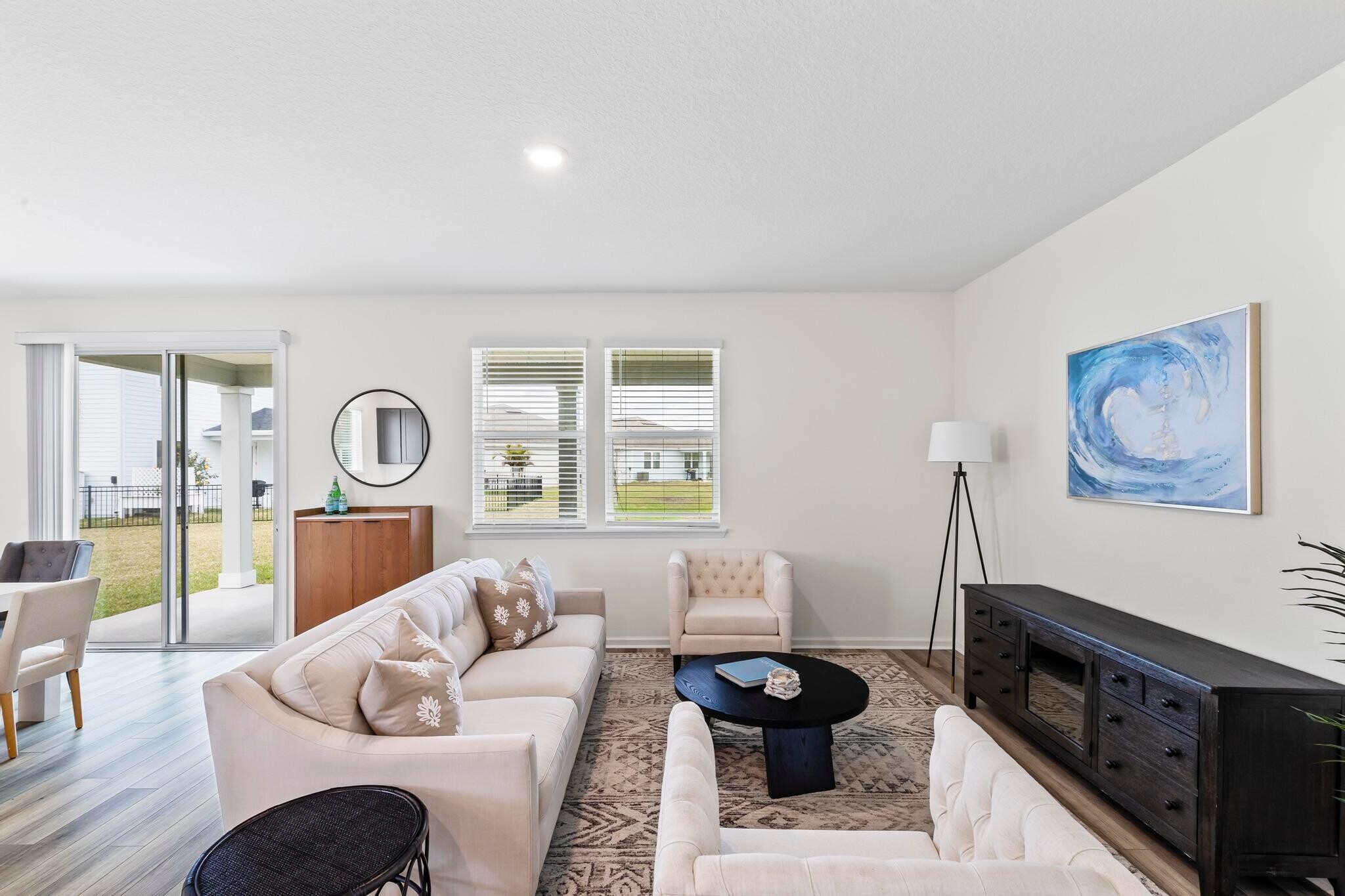 Building Photo - 85 Las Casitas Blvd
