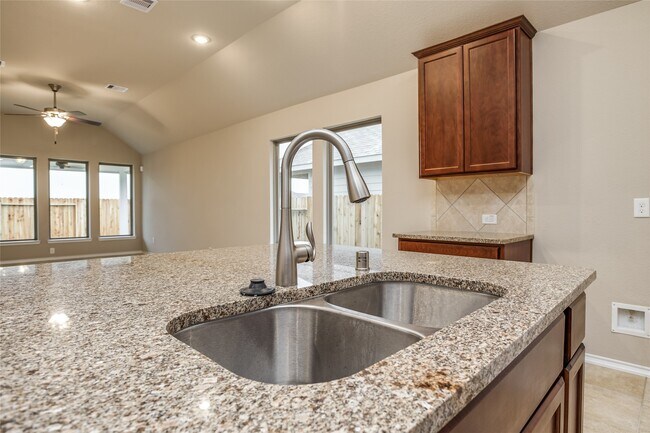 Building Photo - 20222 Rainflower Bay Ln