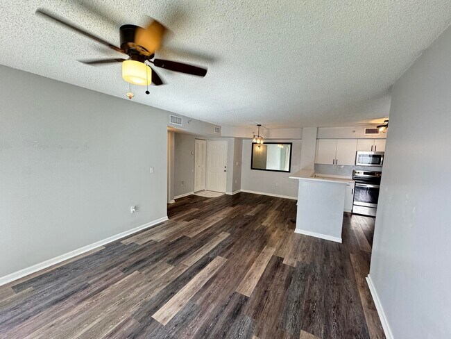 Building Photo - 7896 Sonoma Springs Cir