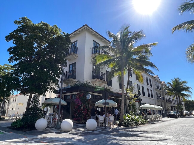 Building Photo - 630 S Sapodilla Ave