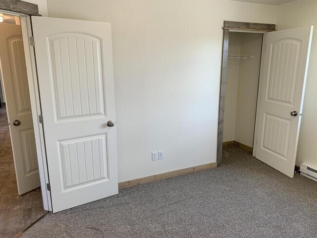 Building Photo - 810 Gibbon St