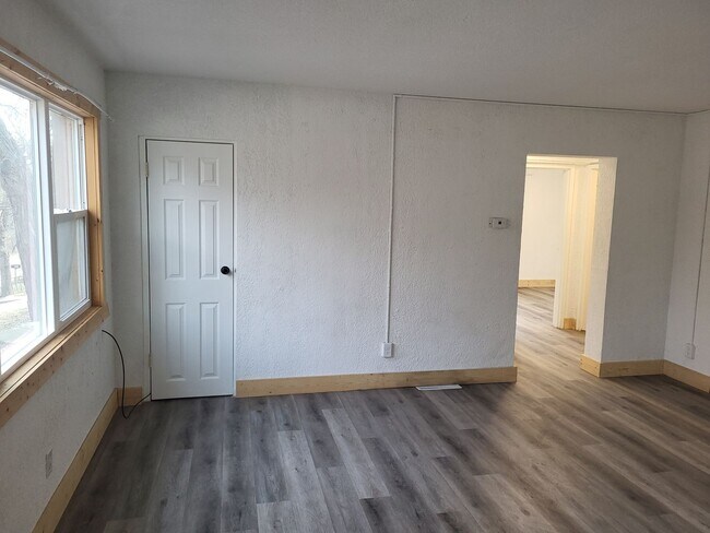 Building Photo - 244 Westwood Rd