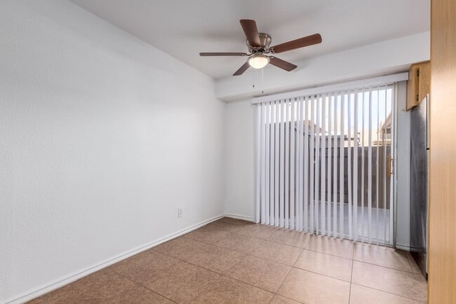 Building Photo - Stadio 3 bedroom townhome