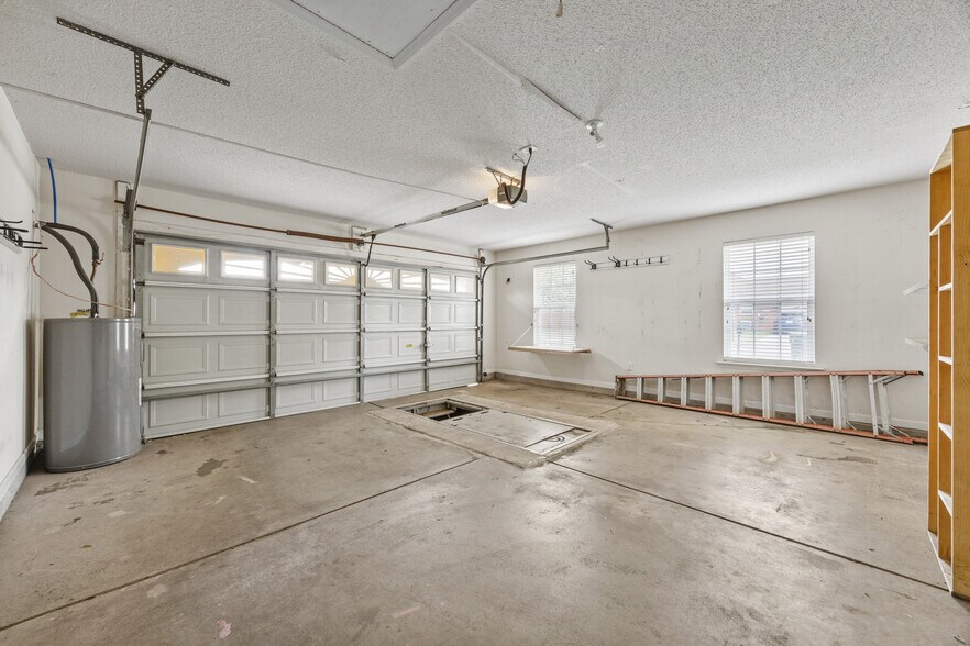 Building Photo - 125 Coldsprings Dr