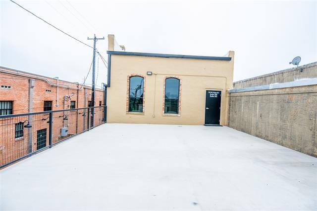 Building Photo - 110 W Knox St