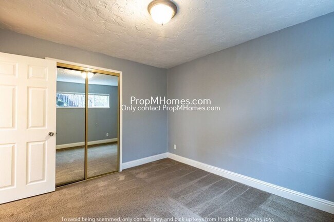 Building Photo - Spacious One Bedroom In Southwest Tigard!