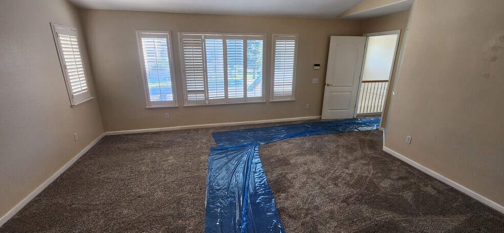 Building Photo - 267 W Springer Dr