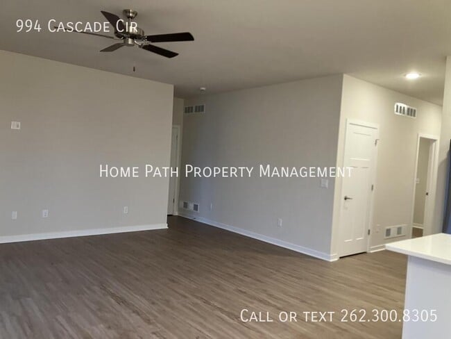 Building Photo - 994 Cascade Cir