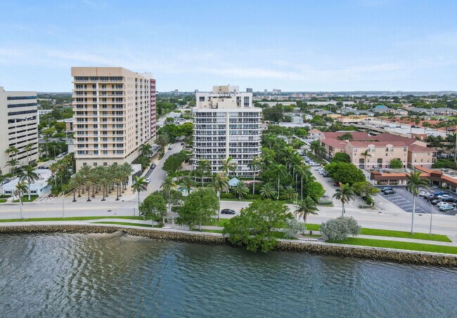 Building Photo - 1617 N Flagler Dr