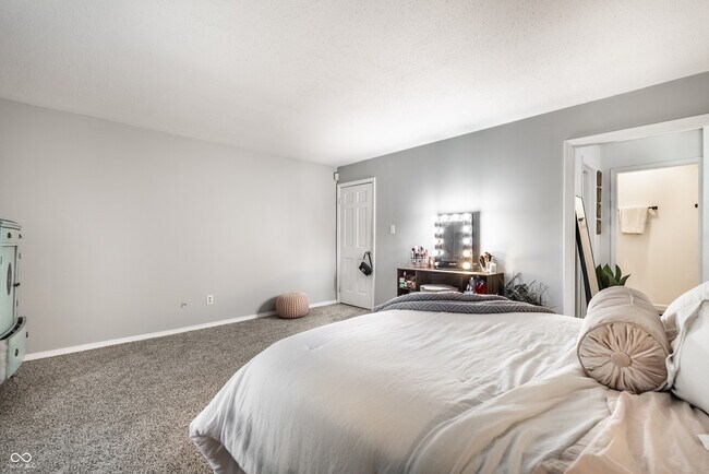 Building Photo - 6503 Park Central Way