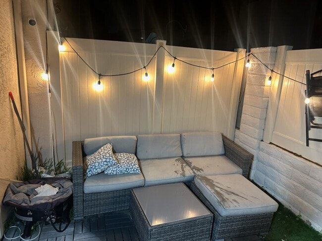 Building Photo - One month rental Fully furnished 1 bedroom...