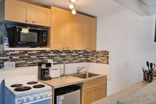 Building Photo - 3018 Gulf Dr