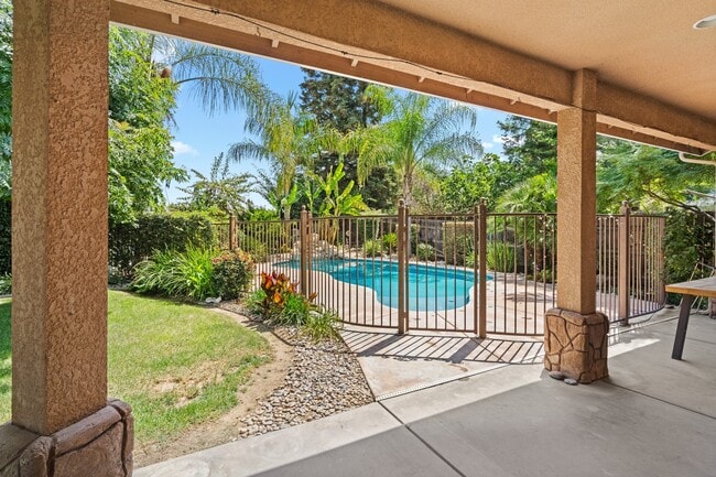 Building Photo - 687 Glenn View Ct