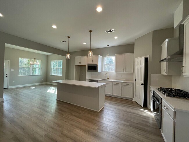 Building Photo - Modern 3BR + Office in Northwoods | Built 2022