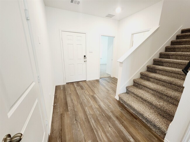 Building Photo - 40746 Rosemary Rain Ln