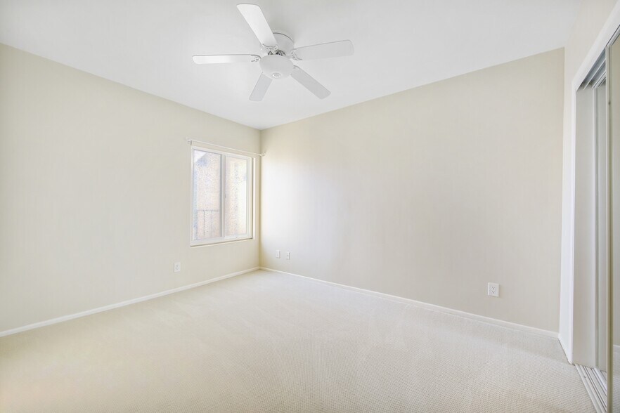 Building Photo - 1020 19th St