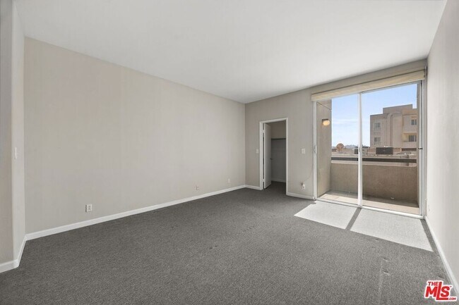 Building Photo - 1240 S Corning St
