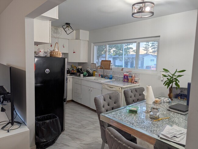 Building Photo - 34340 Viceroy Dr