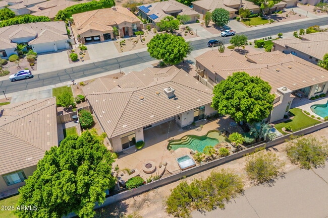 Building Photo - 6294 E Wilshire Dr