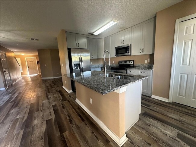 Building Photo - 740 Cresting Oak Cir