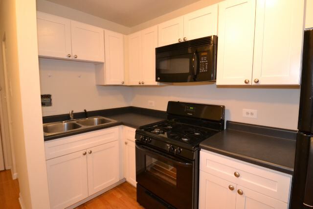 Building Photo - 6954 N Sheridan Rd