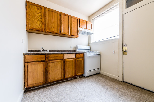 Kitchen at 9040 S Bishop - 9040 S Bishop St