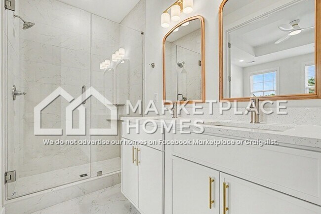 Building Photo - 3 Taverly Dr