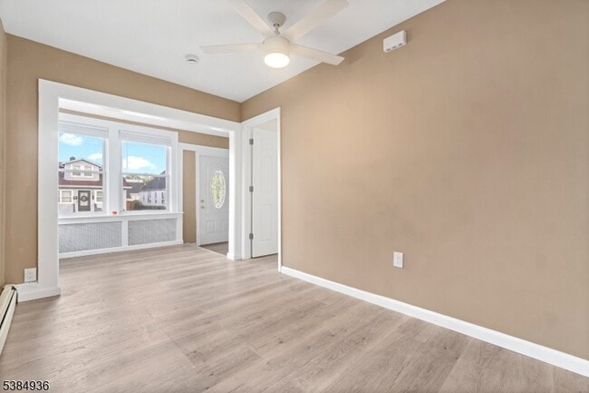 Building Photo - 29 Ligham St