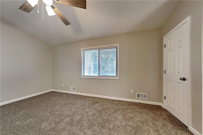 Building Photo - 3500 Quail Hollow Trail