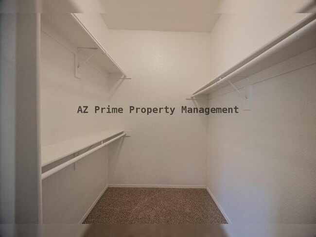 Building Photo - 1411 E Orangewood Ave