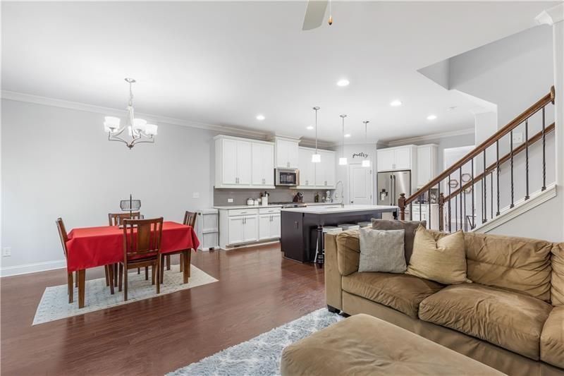 Building Photo - 1618 Longmoor Ln