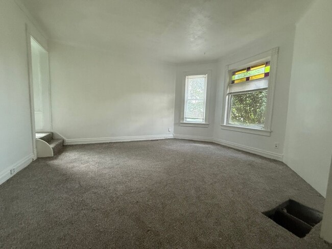 Building Photo - 3 Bed 2 Bath 1150.00