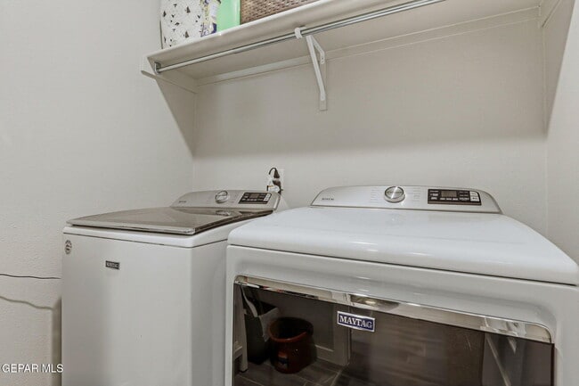 Building Photo - 51049 Fox Trl Ave