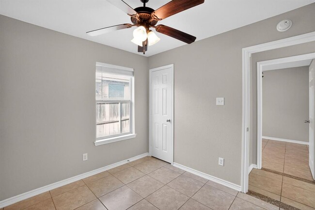 Building Photo - 1200 Brendon Lee Lane